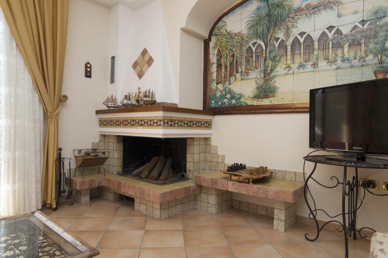 マイオーリPanorama Host - Domus Amalfi Coastアパートメント エクステリア 写真